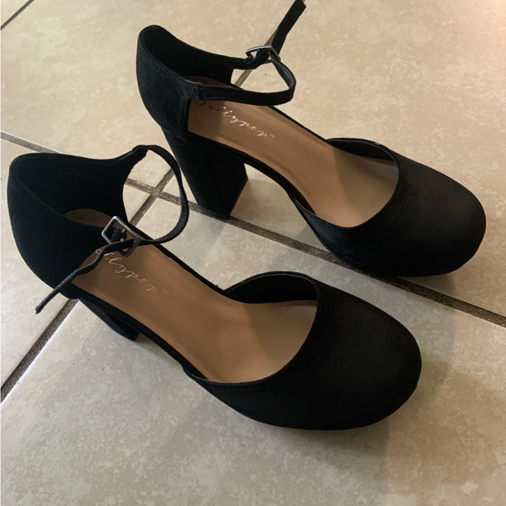 Closed toe pumps 👠